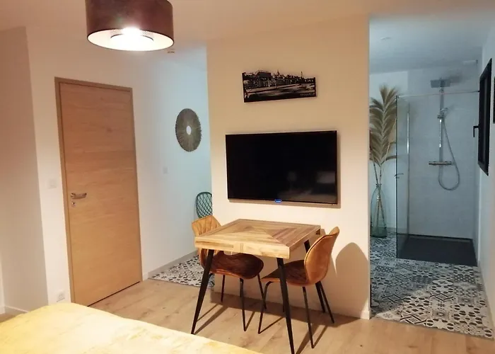 Le Domaine De Pivette Bed & Breakfast Avranches