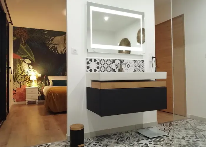 Le Domaine De Pivette Bed & Breakfast