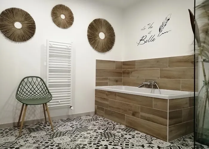 Le Domaine De Pivette Bed & Breakfast 3*